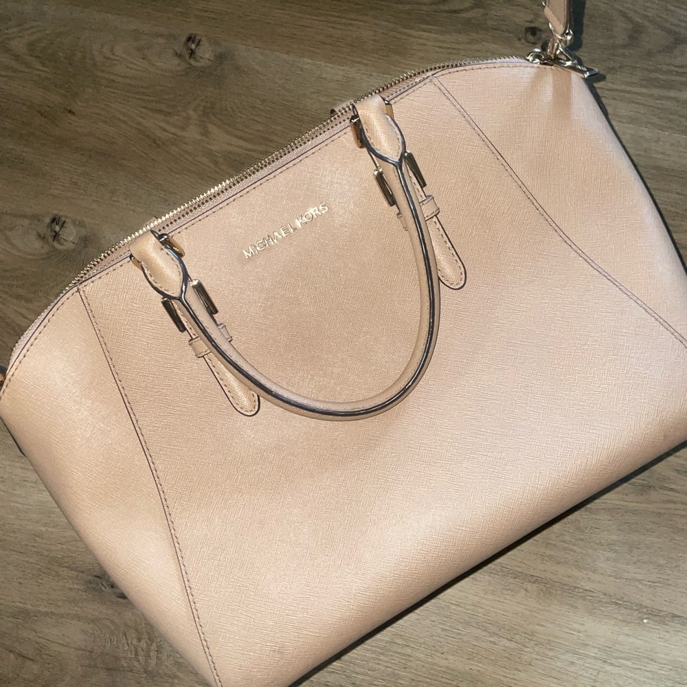 Michael Kors Beige Interior Handbag